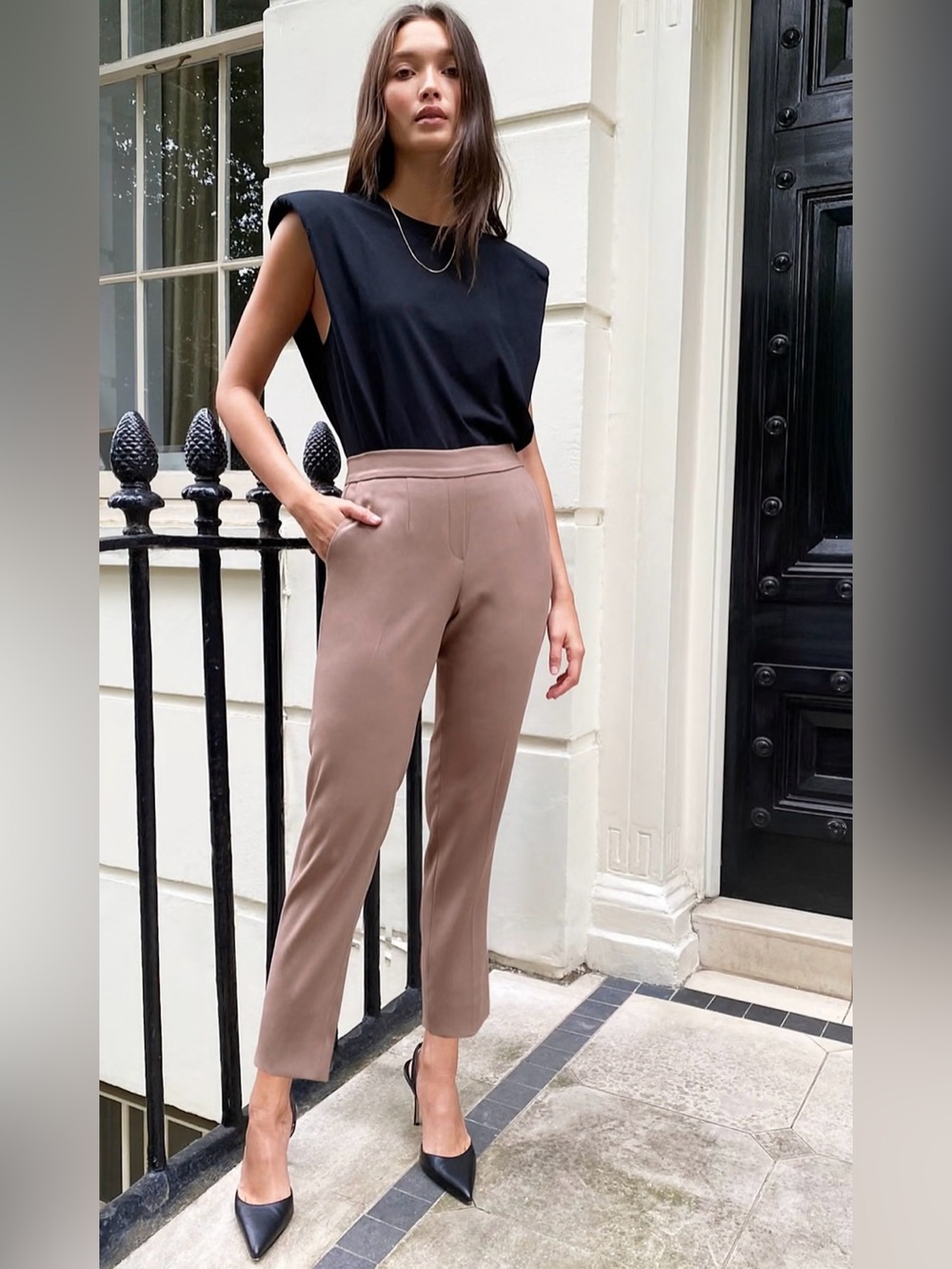 Artizia Babaton Conan Pants in a Light Grey Taupe Color Size 00